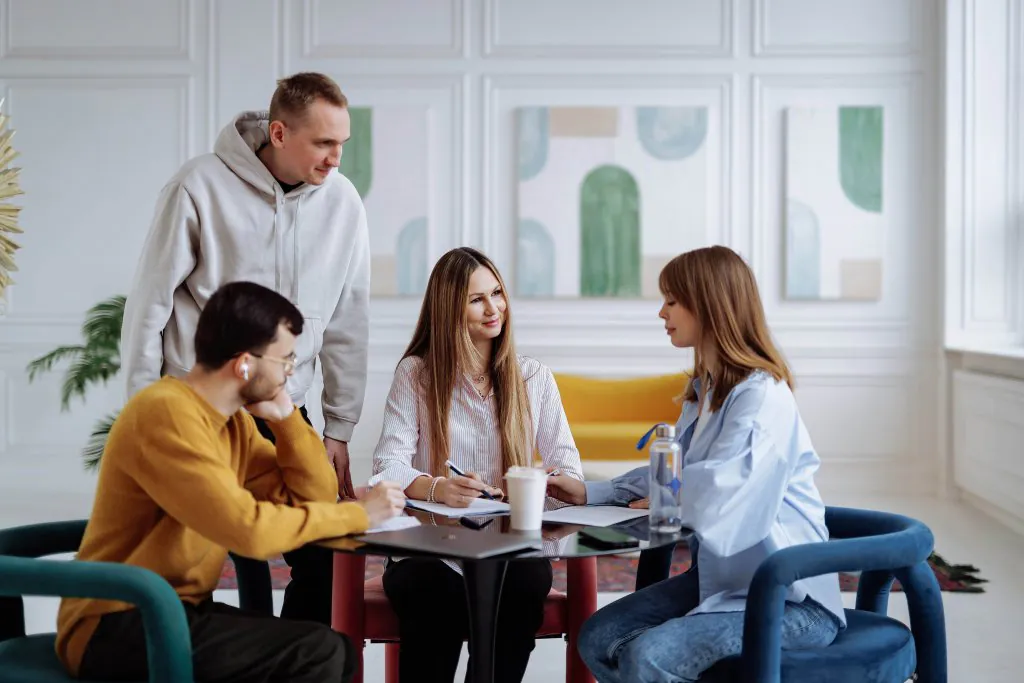 Мозговой штурм подойдет для творческих задач или генерации идей